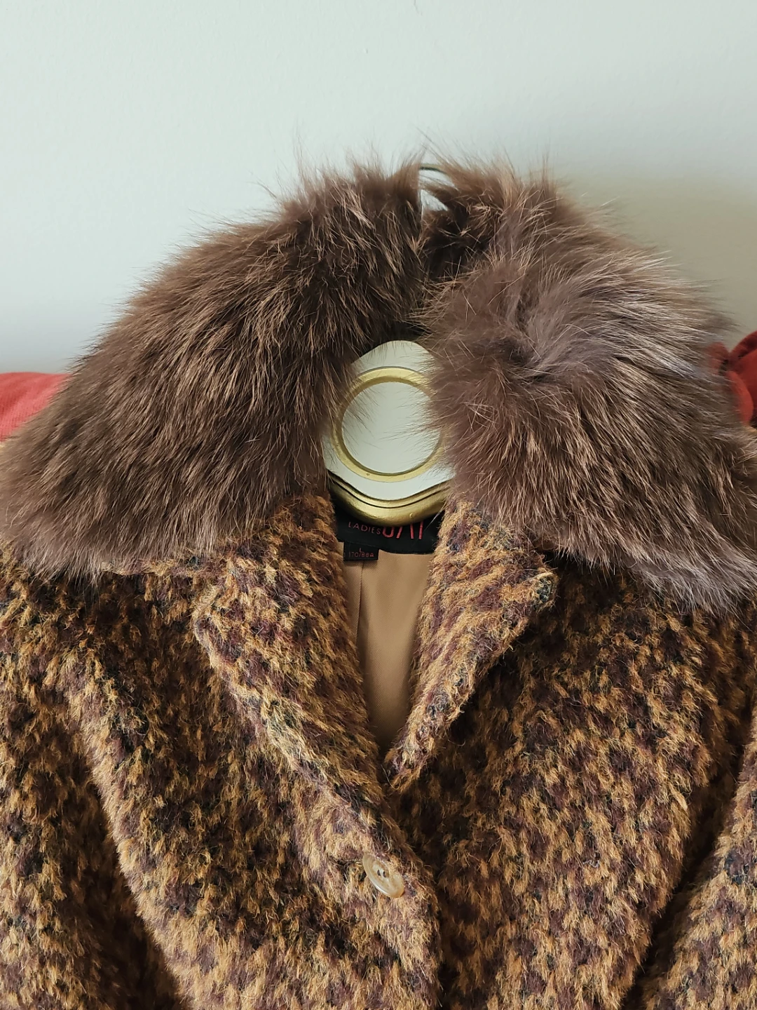Stylish Brown Lady's Coat, rarely used. - photo 2