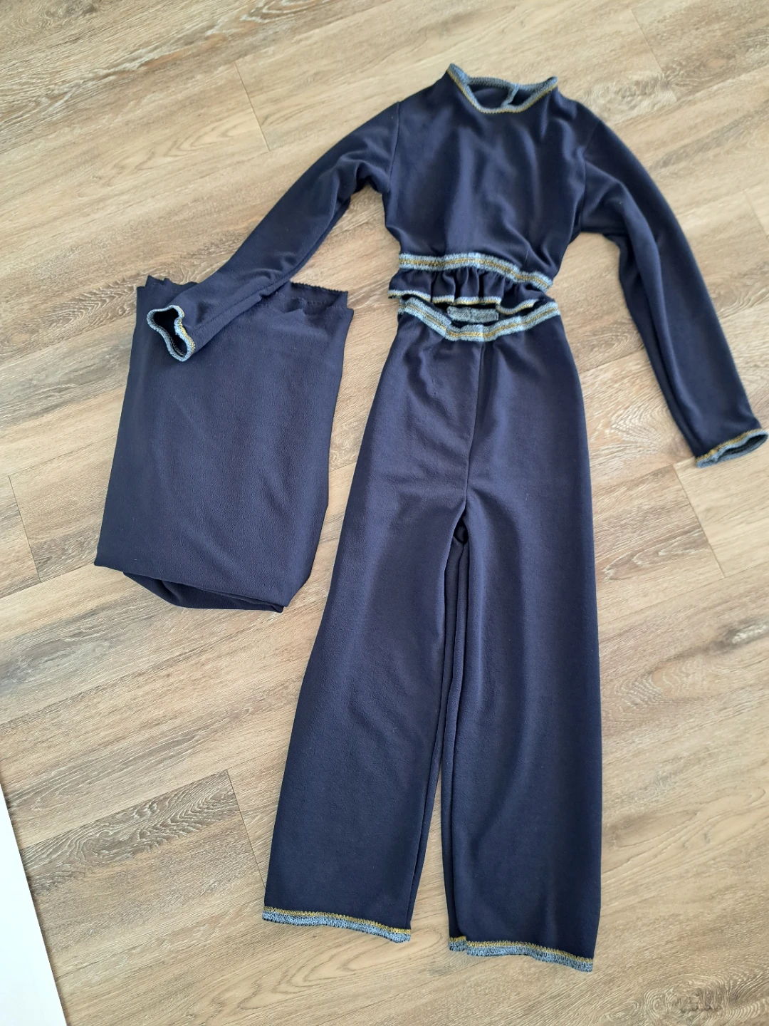 Tela dark Blue Fabric polyester. Conjunto de ropa no incluido. - photo 5