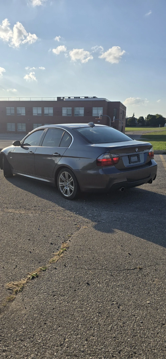 BMW 335i Sedan - photo 2