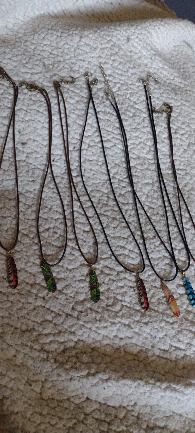 Feather Pendant Necklaces Set