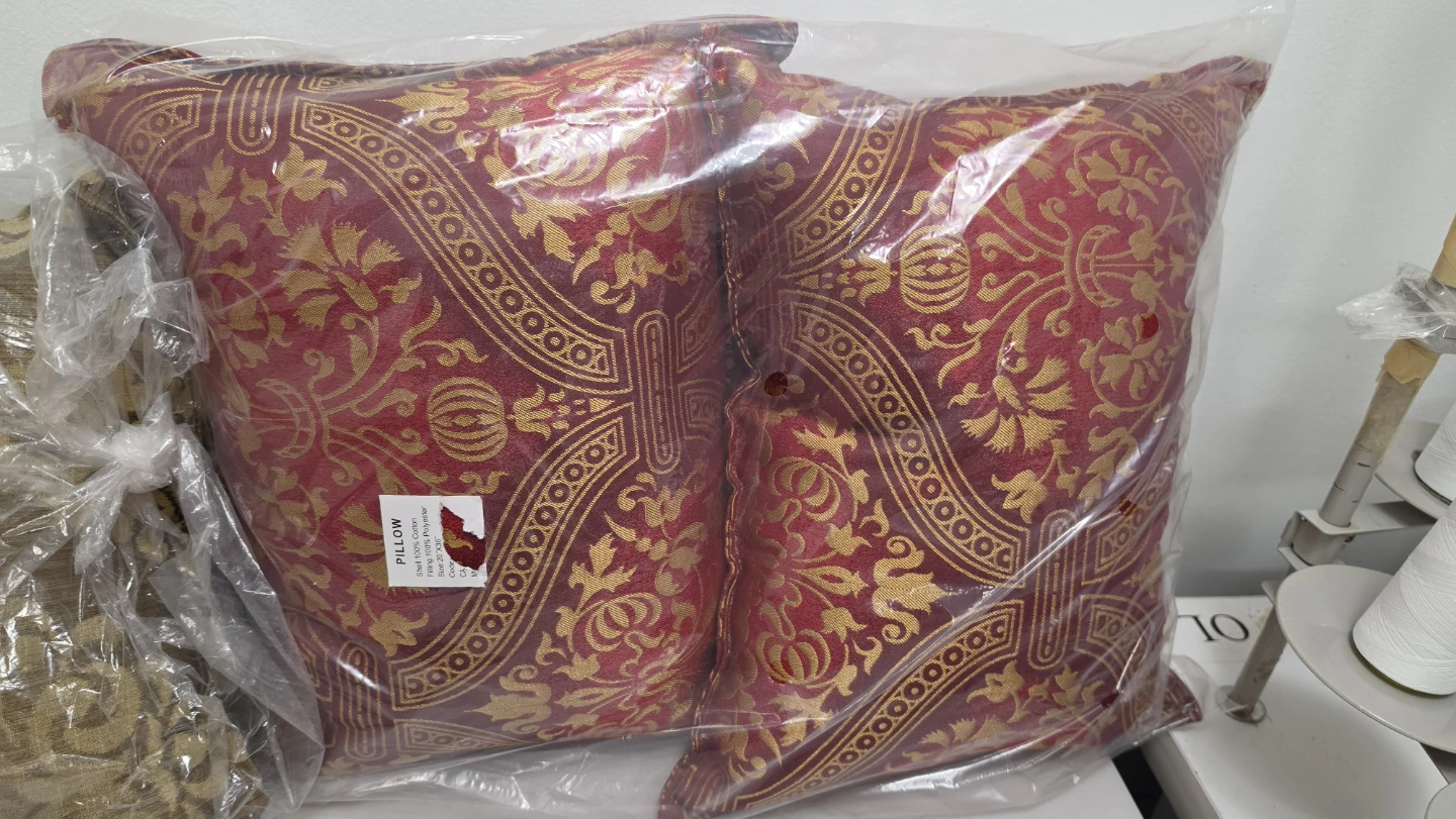 Set of 2 Decorative Throw Pillows - photo 2
