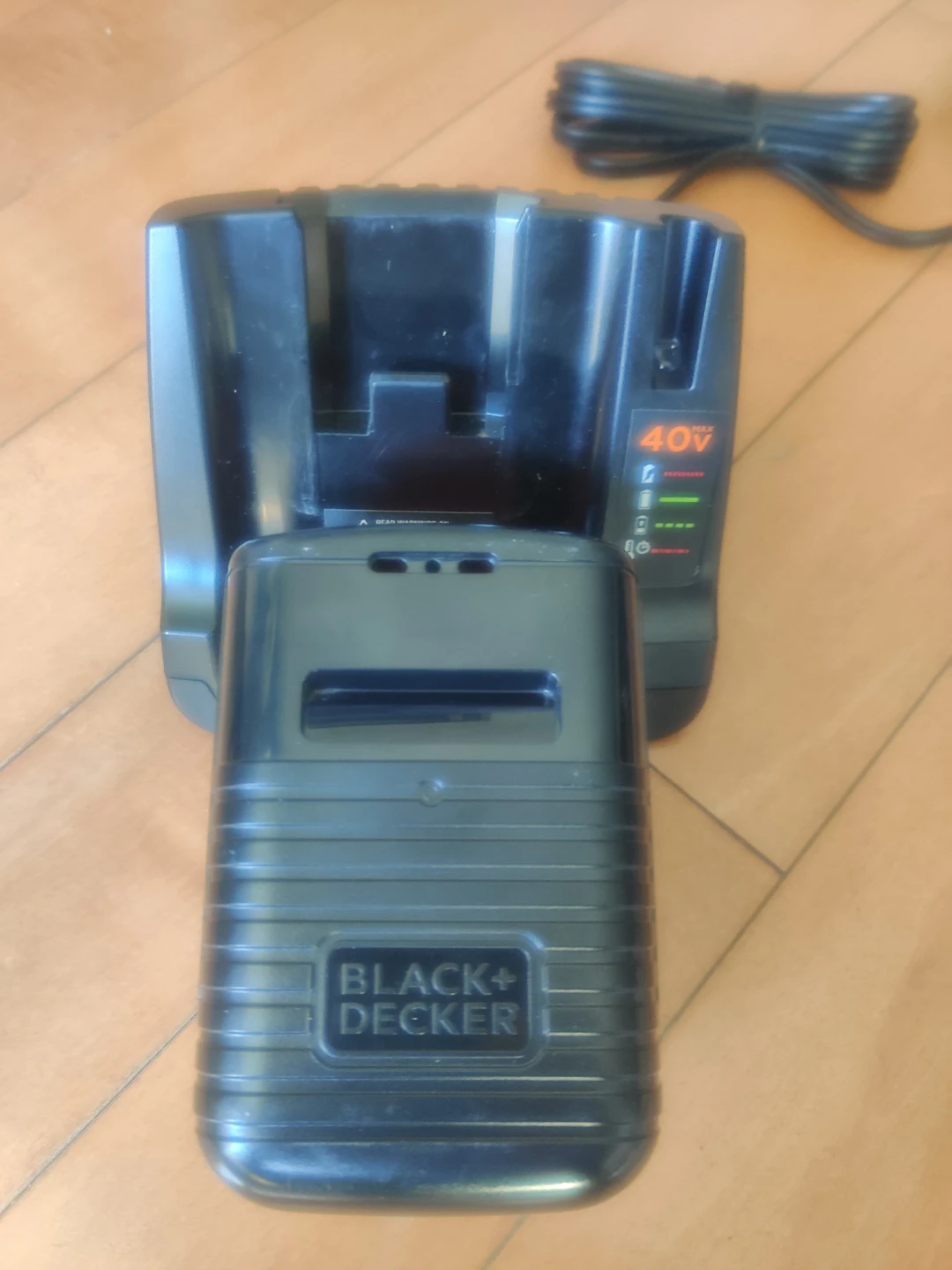 Black + Decker 40V Lithium Battery & Charger - photo 4