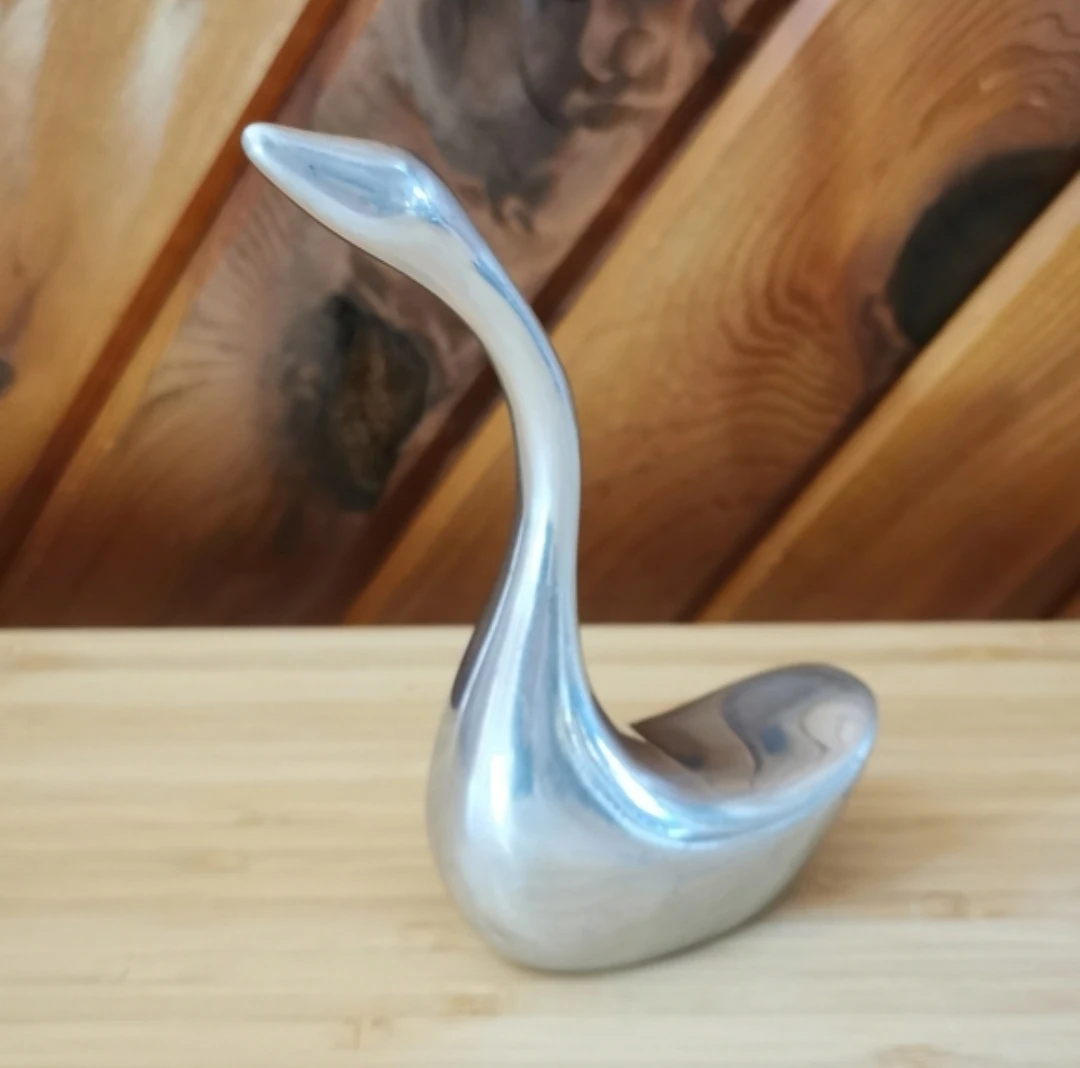 Vintage Hoselton Canada Aluminum Swan Sculpture – Model 1362 - photo 5