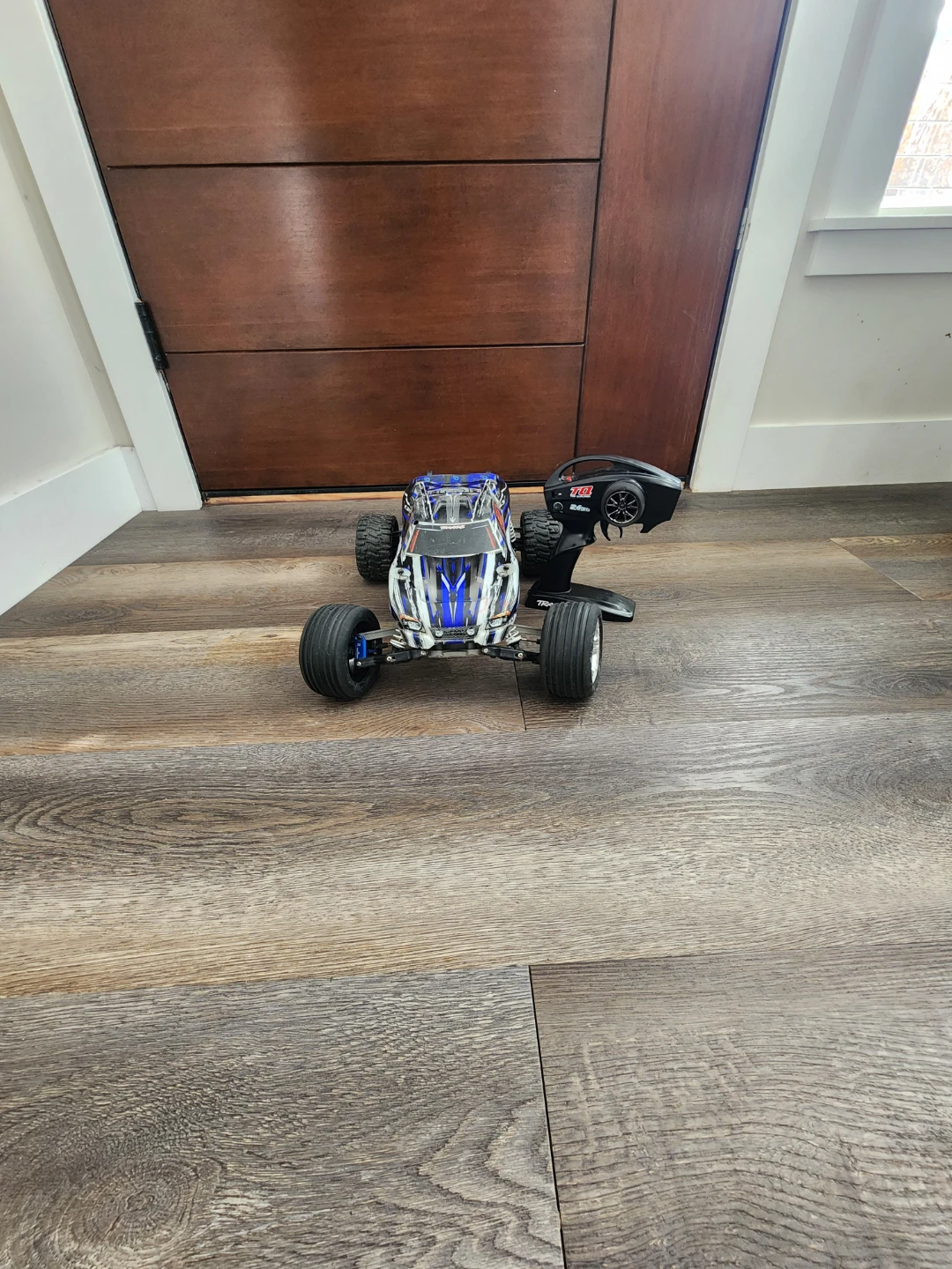 Traxxas RC Car with Remote lots of upgrades looking description - photo 4