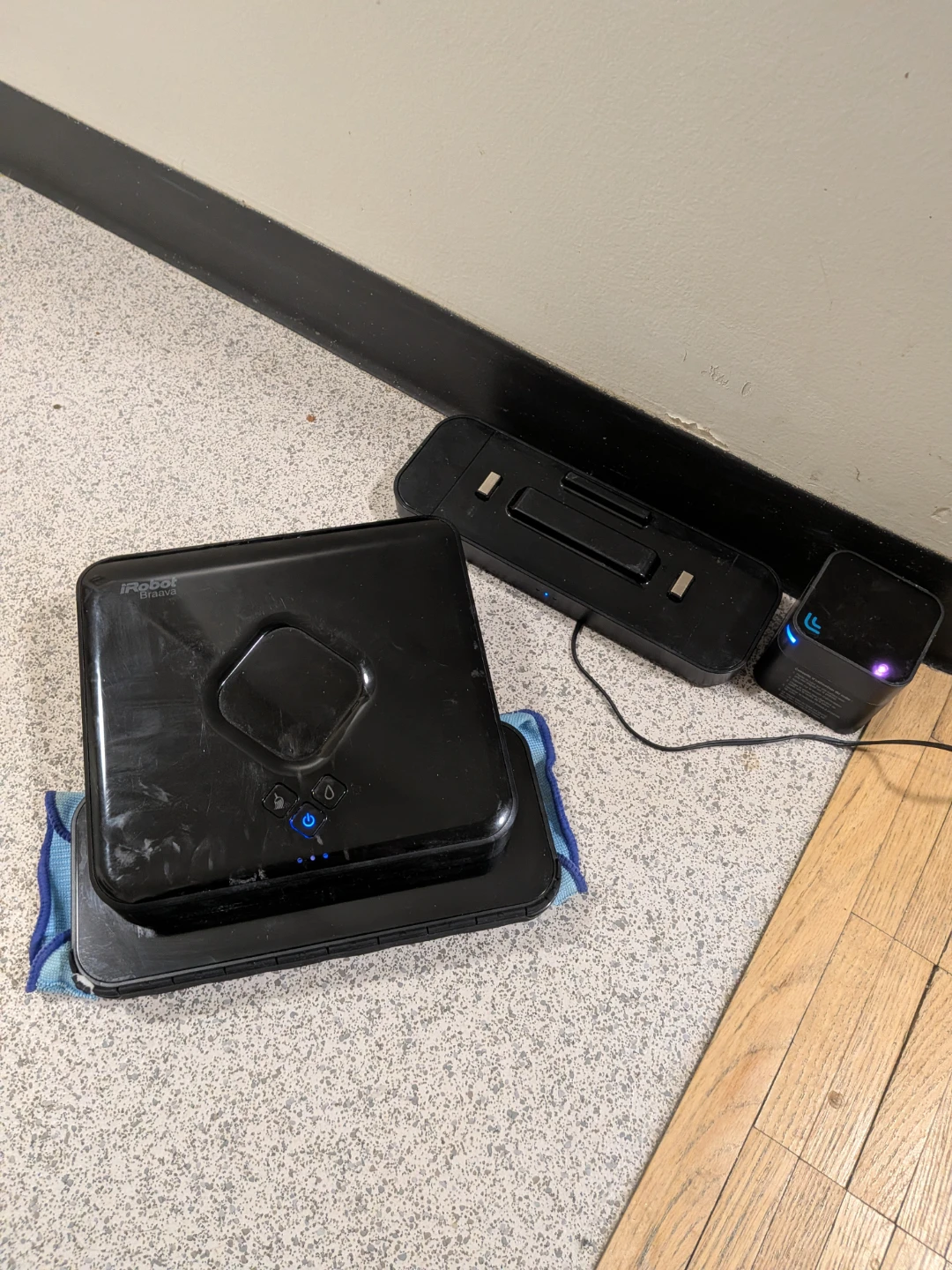 iRobot Braava 380 Floor Mopping Robot - photo 2