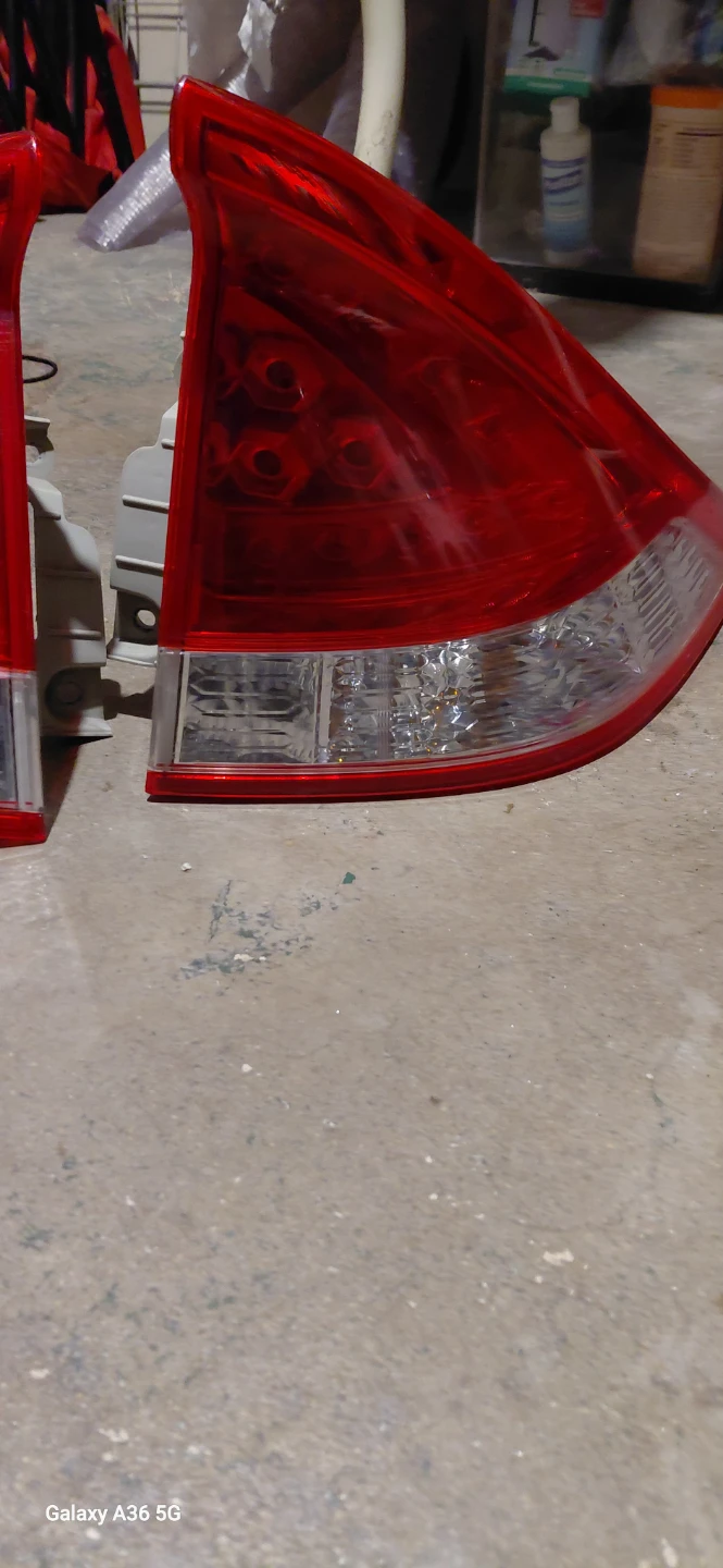 Pair of Red LED Tail Lights for 10-14 Honda insight