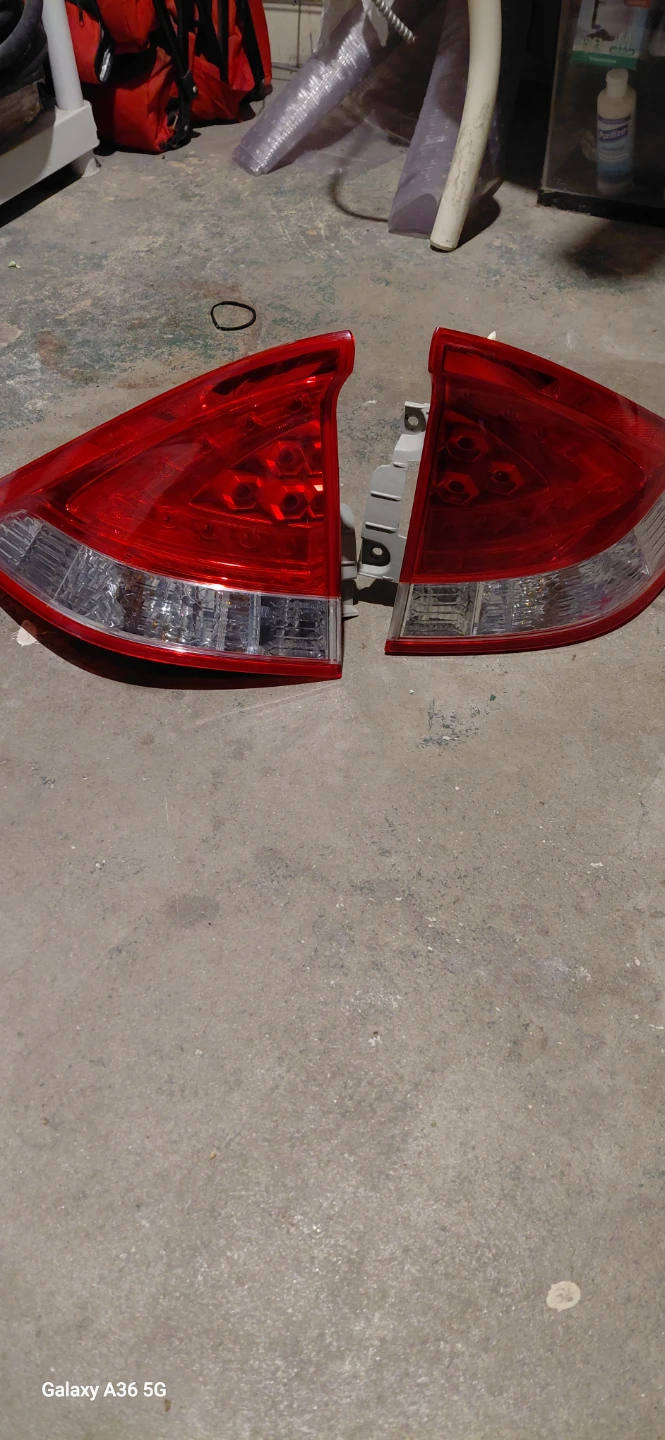 Pair of Red LED Tail Lights for 10-14 Honda insight - photo 3