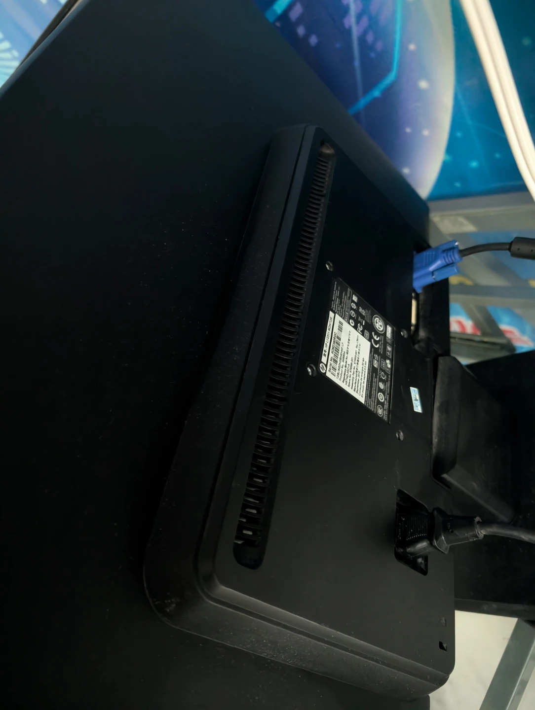 HP 22" Computer Monitor - photo 4