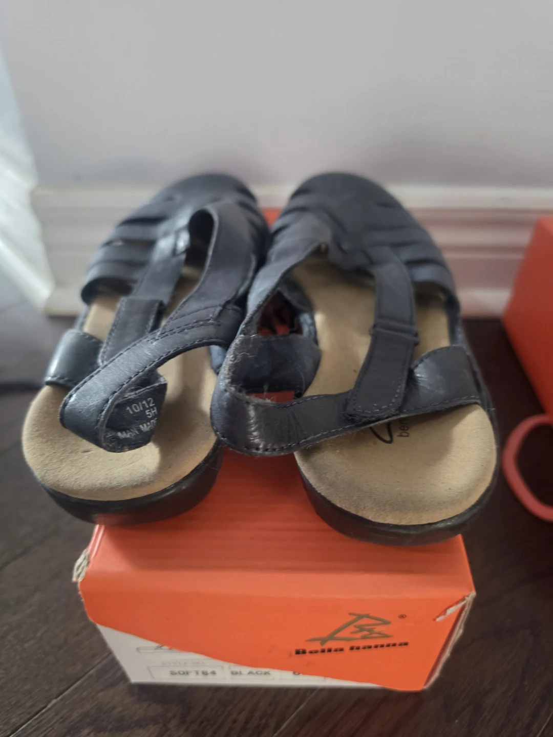 Clarks Bendables Women's Sandals Size 10/12 Black Leather