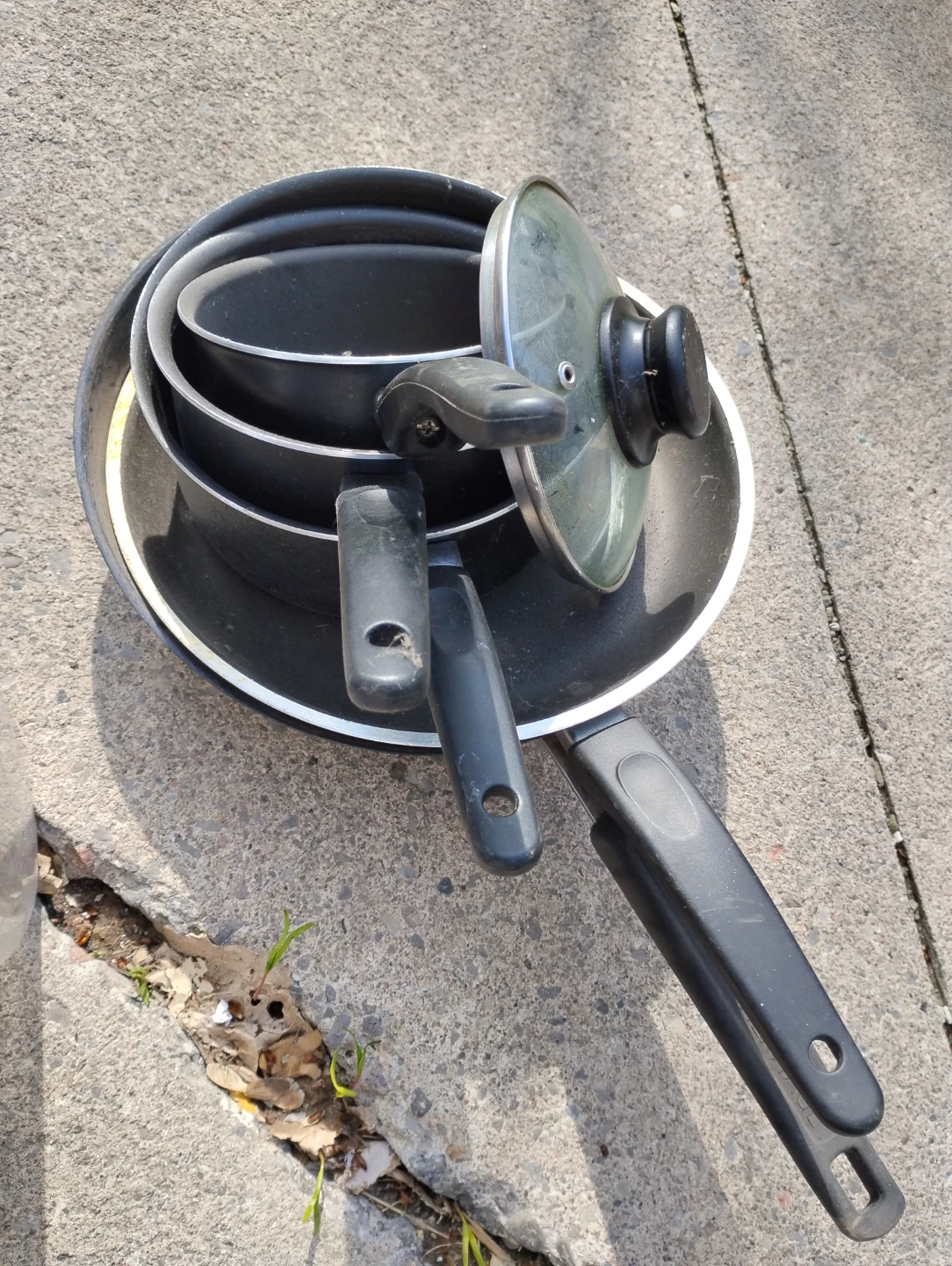 Set of 3 Pots and 1 Frying Pan