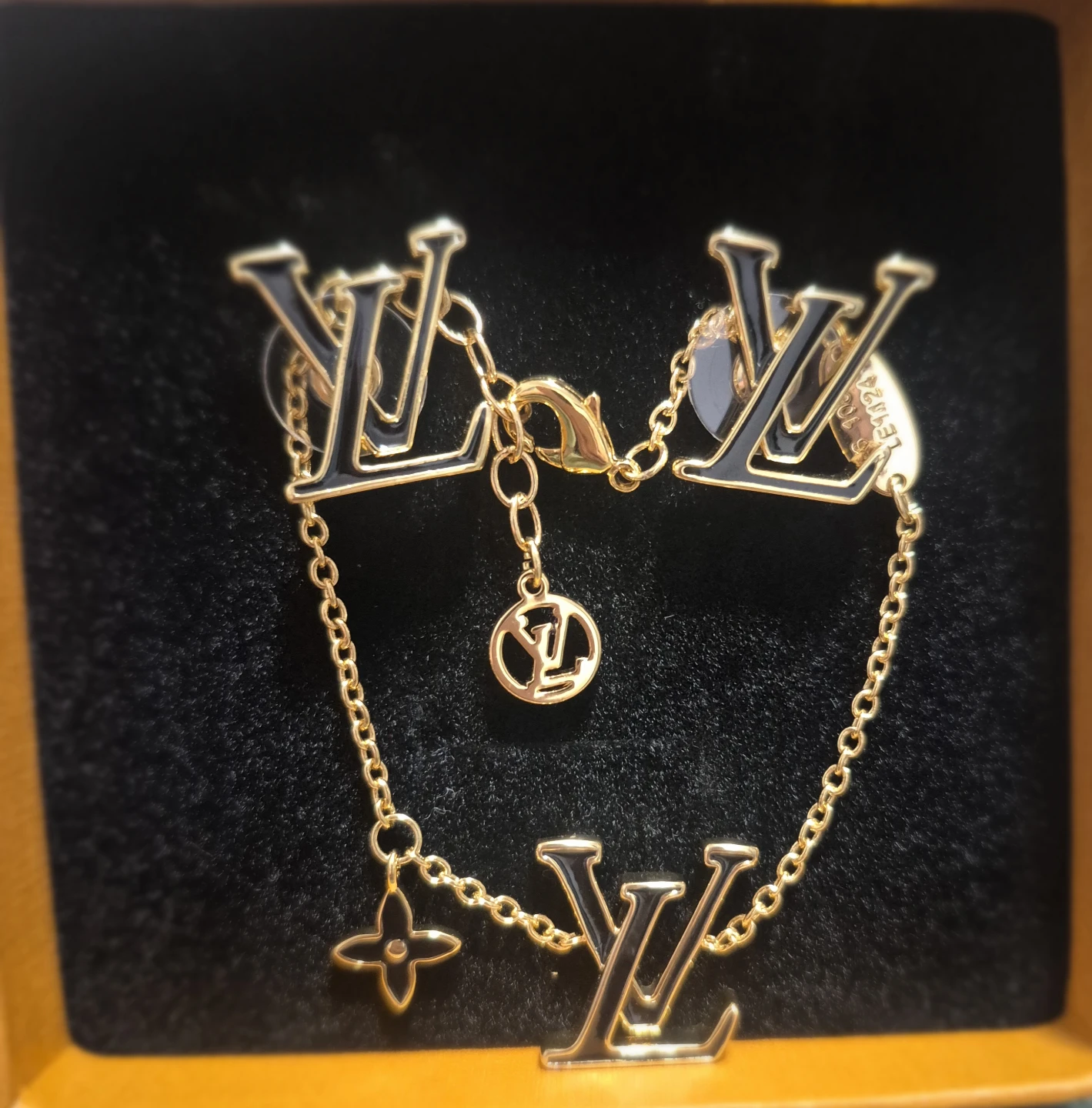Fashion Jewelries