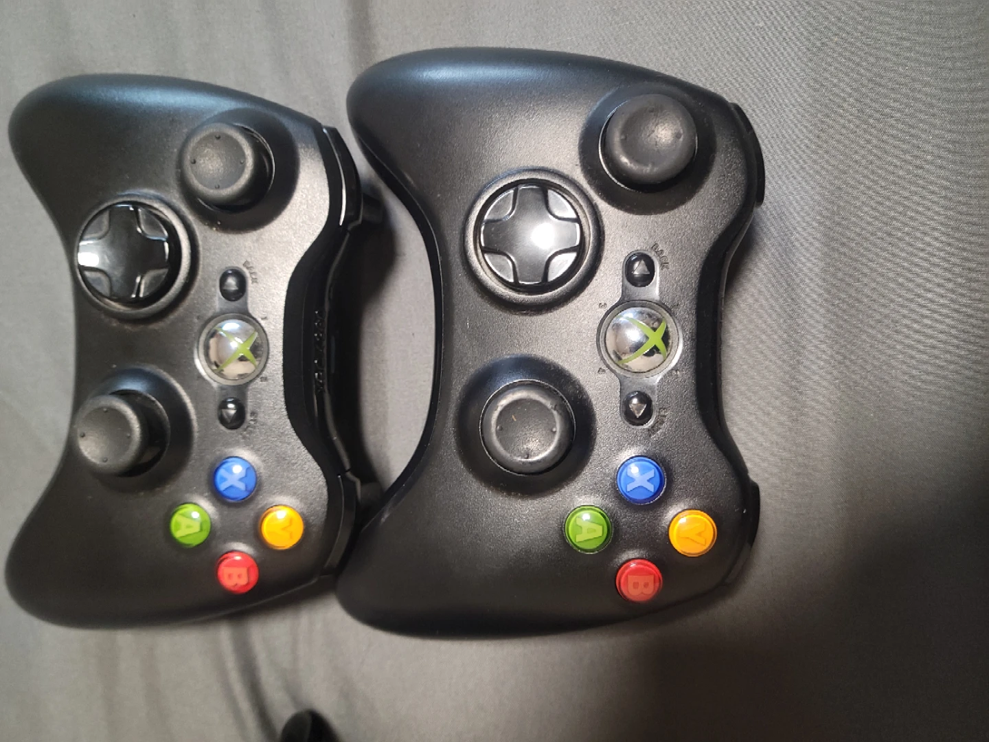 Xbox 360 Console with 2 Controllers - photo 3