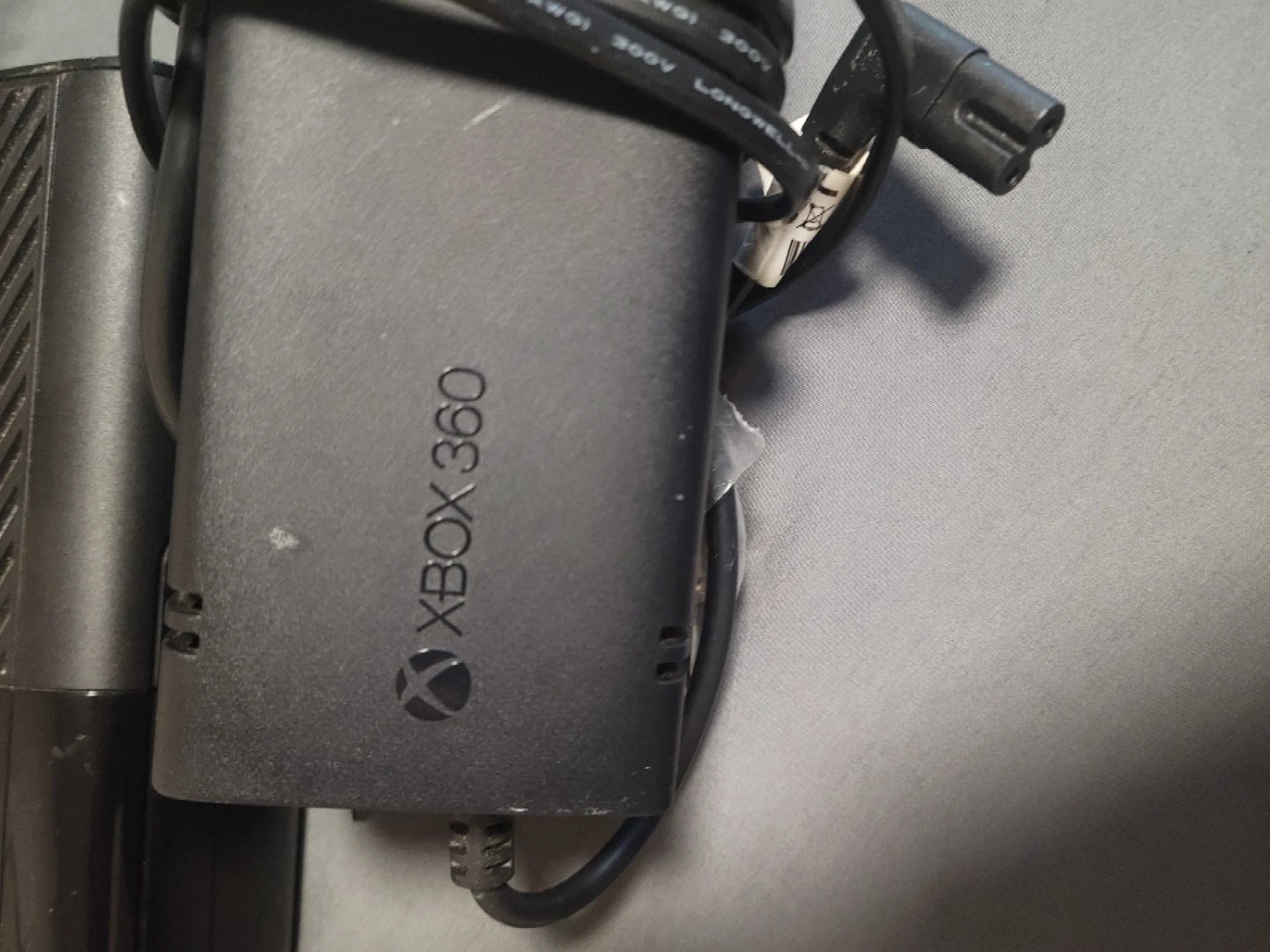 Xbox 360 Console with 2 Controllers - photo 4