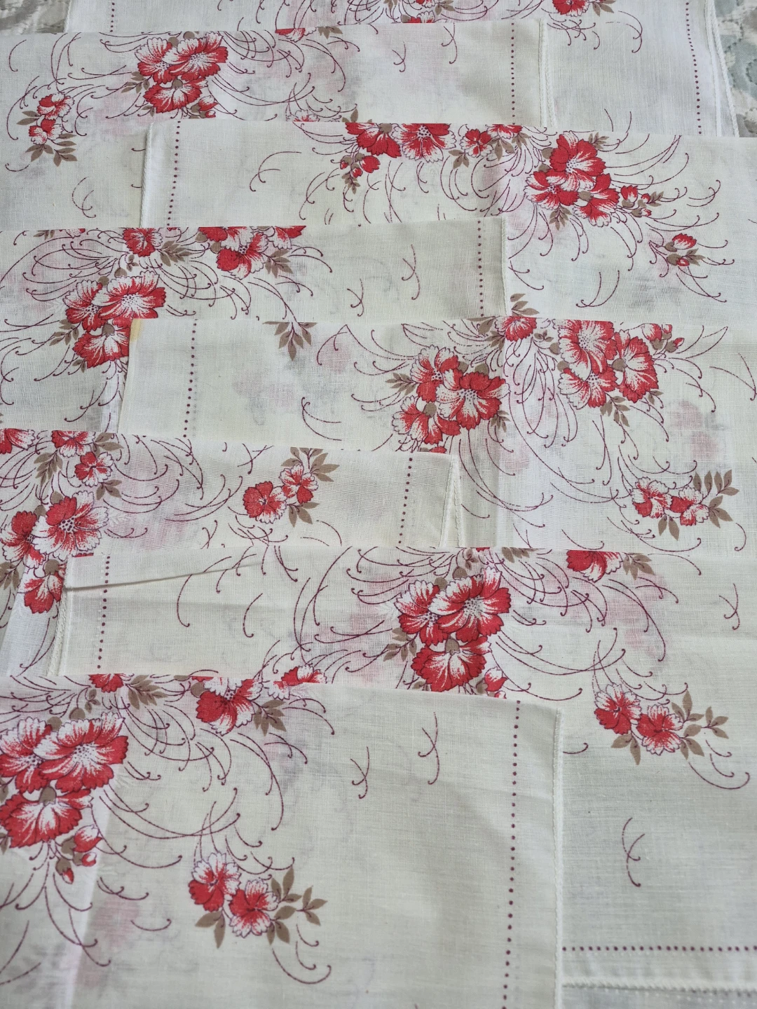 Beautiful Set of 8 Vintage Linen 15 1/2" x 15 1/2" Napkins - photo 4