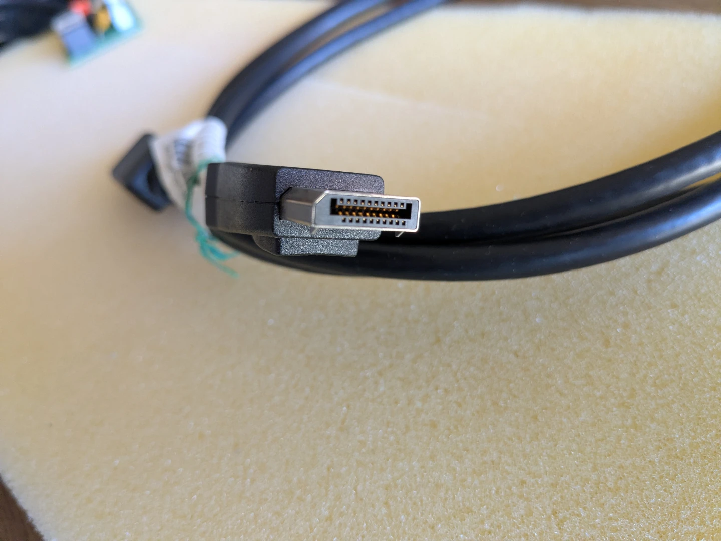 DisplayPort Cable - photo 2