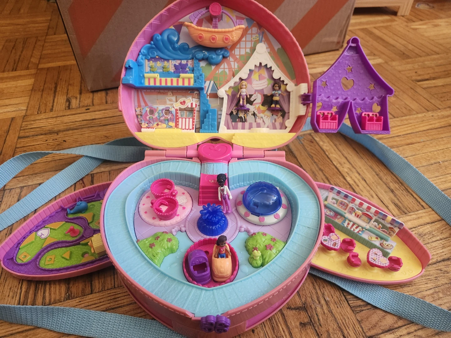 Polly Pocket Heart Compact Playset
