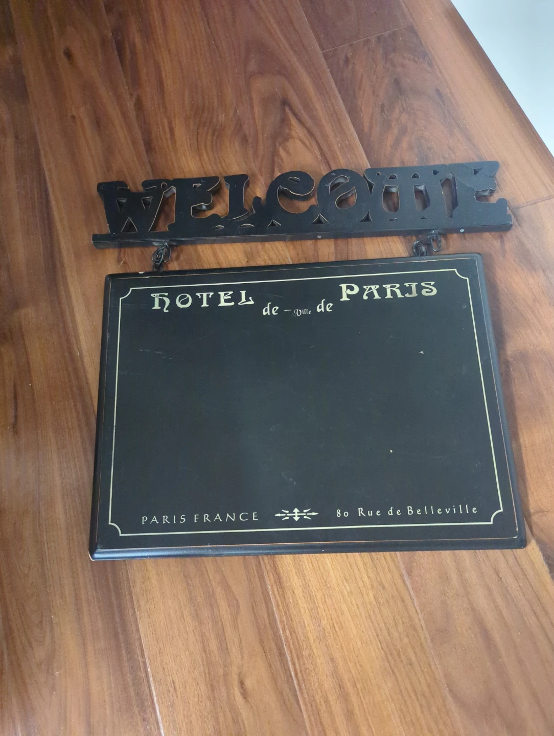 Hotel de Ville de Paris Welcome Sign