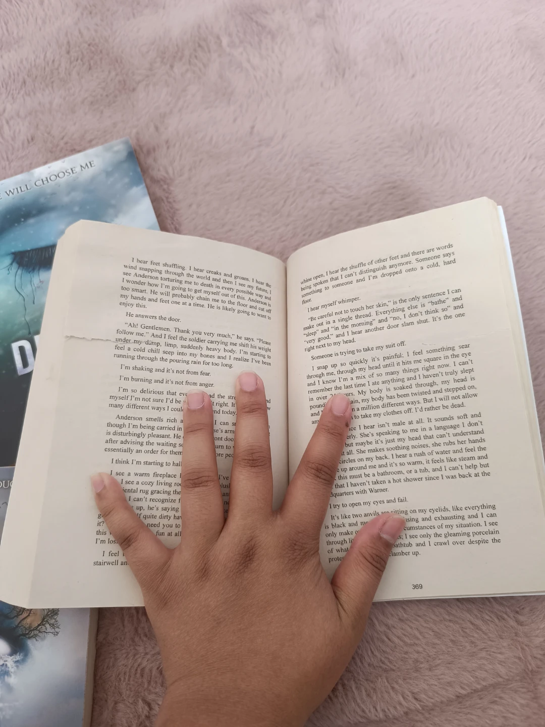 Shatter Me, Destroy Me, Unravel Me Books by Tahereh Mafi - photo 2
