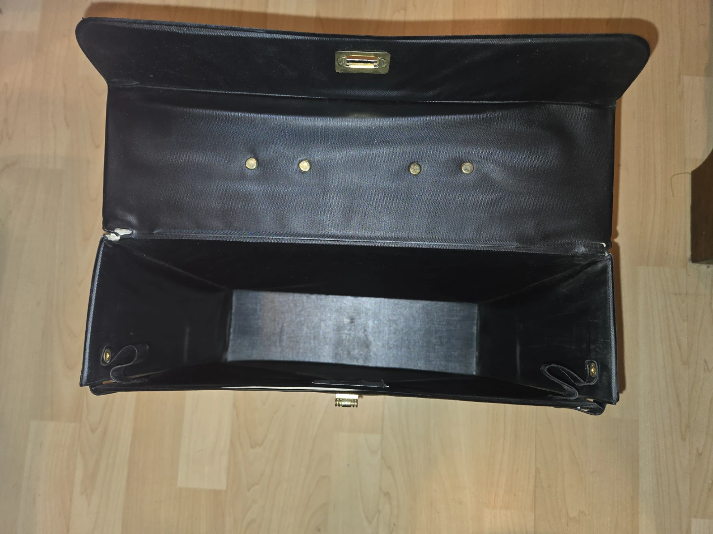 Vintage phonograph record case. - photo 3