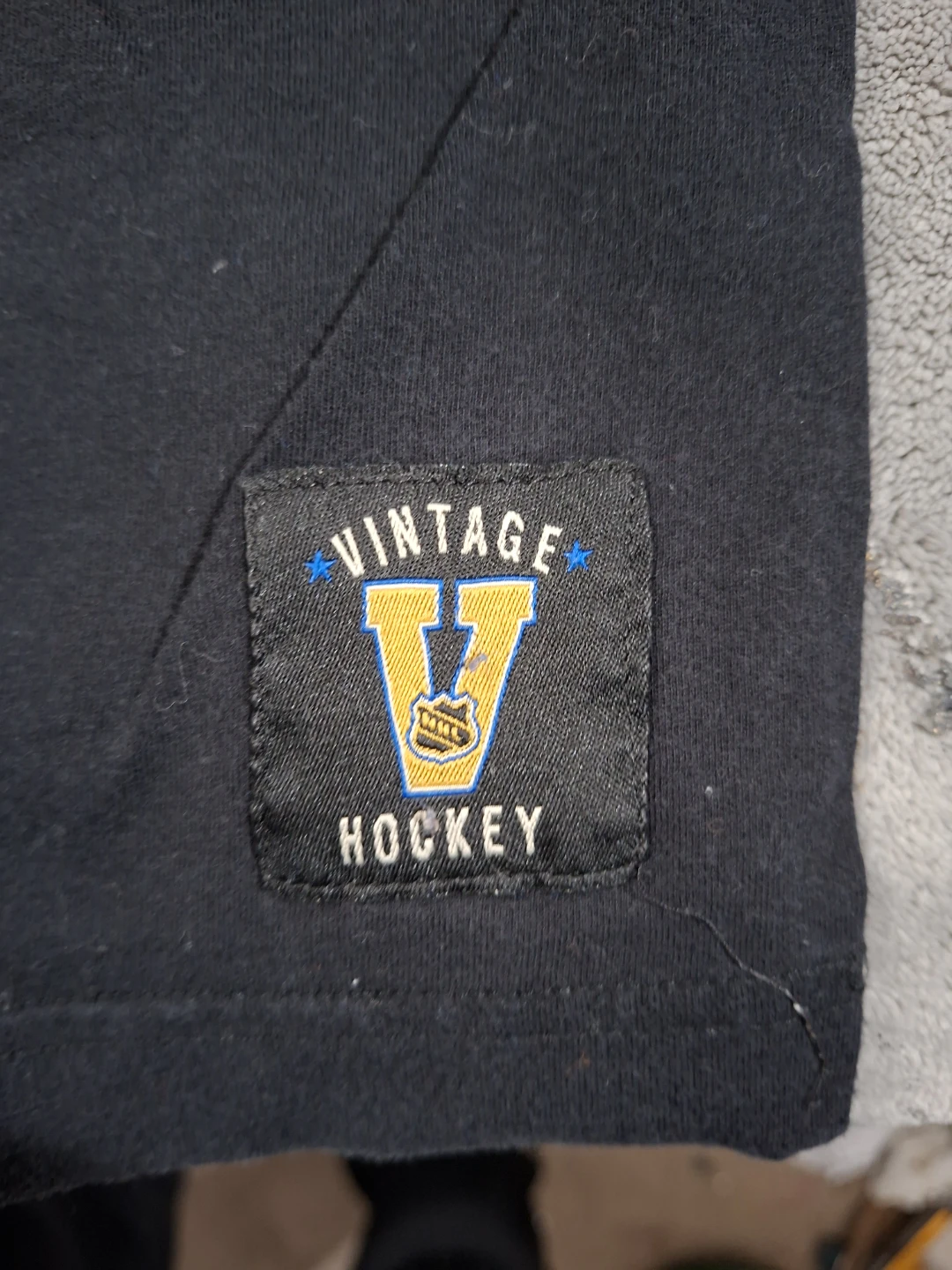 Vancouver Canucks RBK by Roger Edwards T-Shirt - M - photo 2