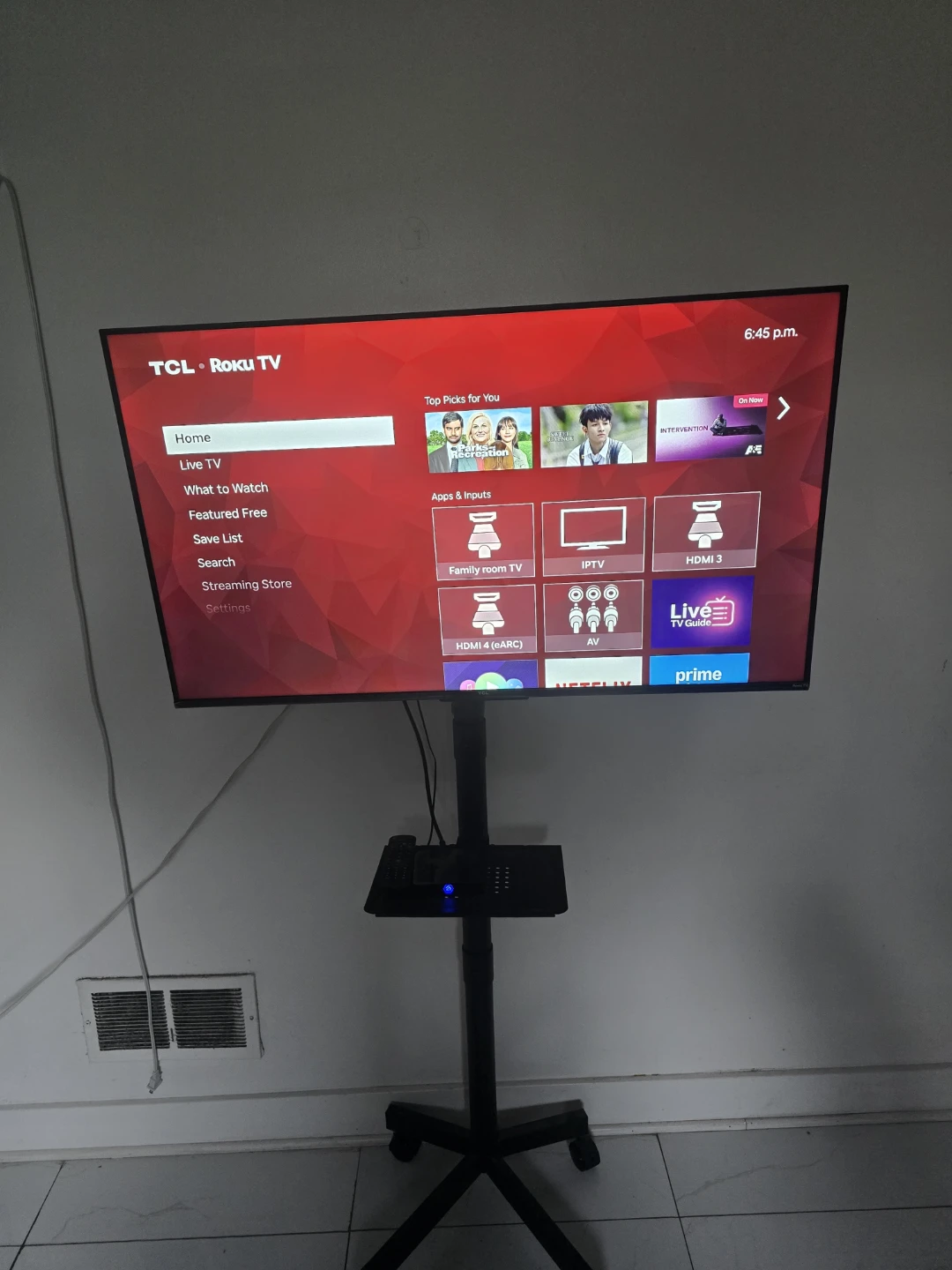 TCL 43" 4K Smart TV + Rolling Stand + IPTV Box + Chromecast - photo 3