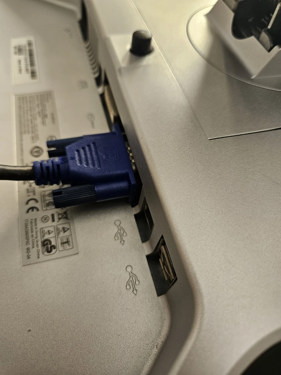 Dell monitor,  2 keyboards, speakers, 4 mouse - photo 4