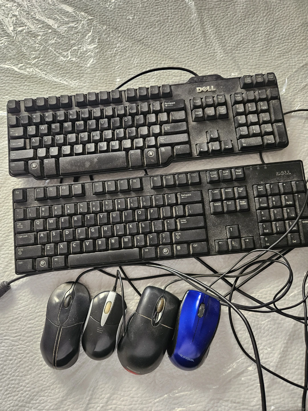 Dell monitor,  2 keyboards, speakers, 4 mouse - photo 5
