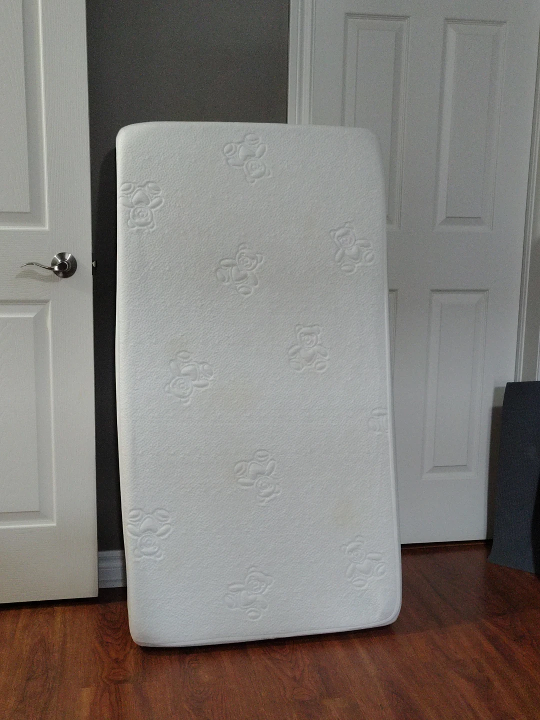 Baby Crib Mattress with White Cover