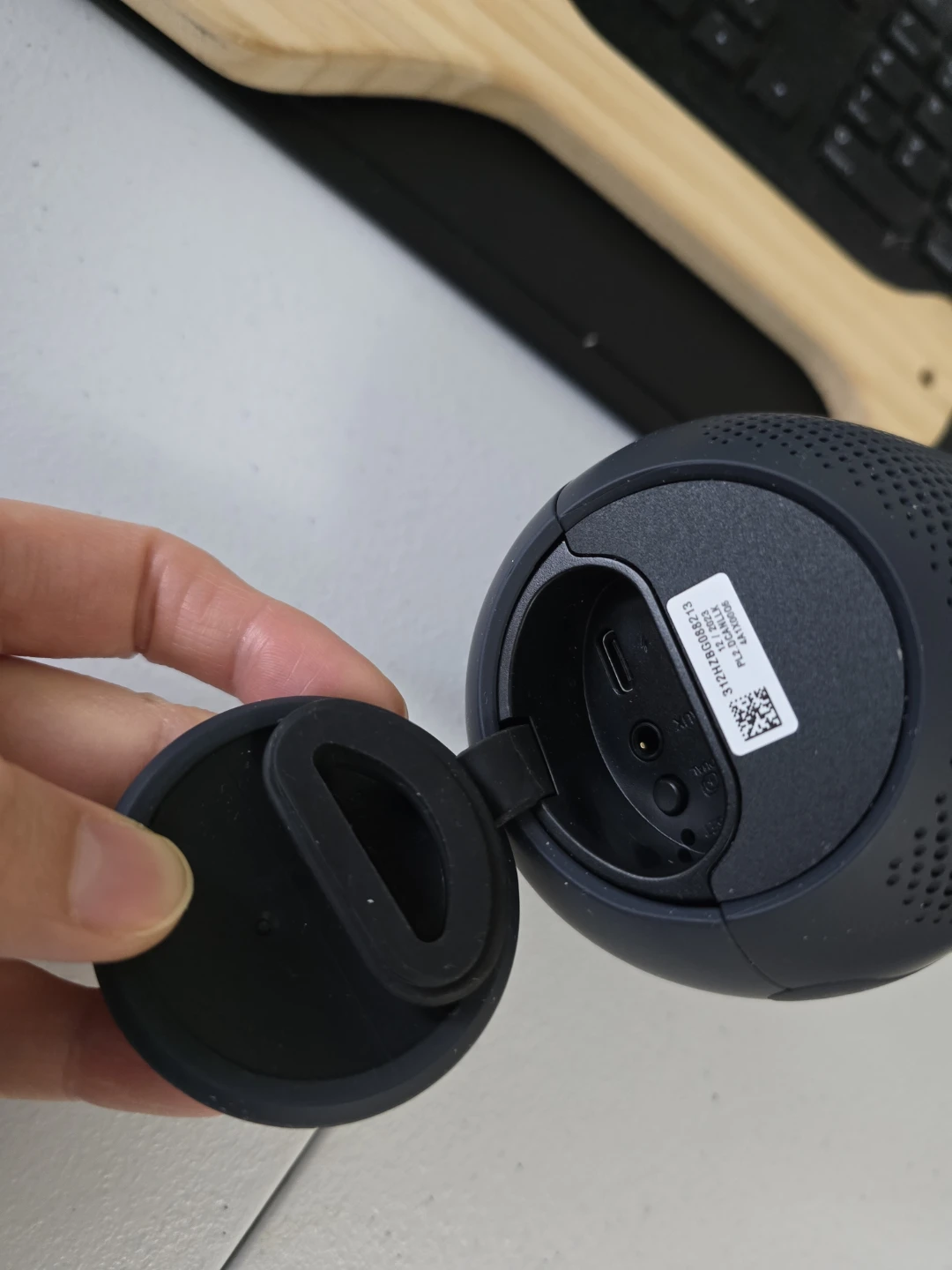 LG XBOOM Go PL2 Portable Bluetooth Speaker - photo 3