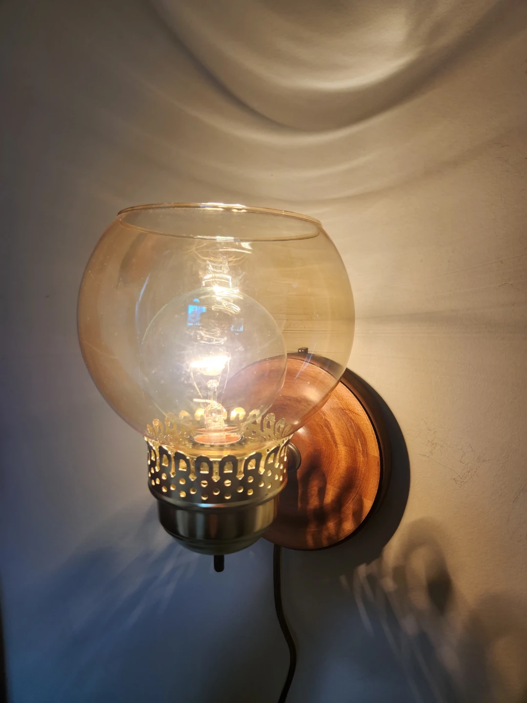 SUPER 70s Amber Glass Sconce Lamp with wall plug in