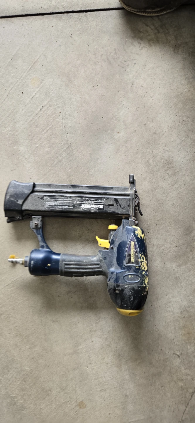 Campbell Hausfeld Nail Gun