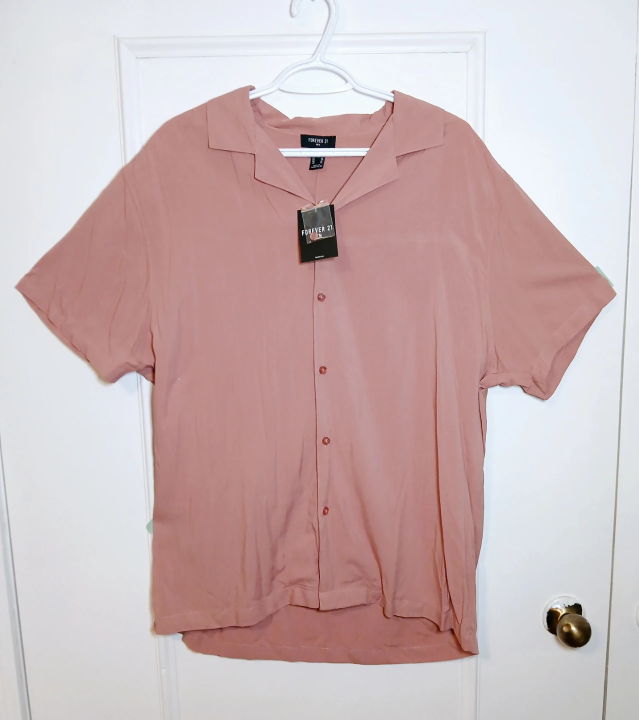 Men's XL New with Tags Forever 21 Short Sleeve Button-Up Shirt