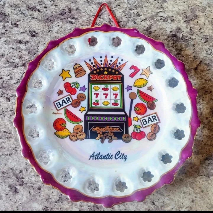 Atlantic City Slot Machine Decorative Plate