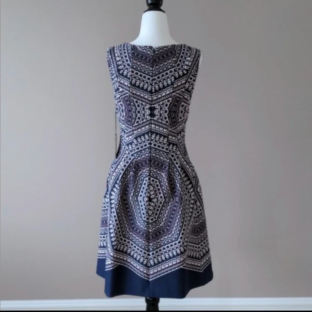 NWT Size 6 Vince Camuto Dress - photo 4