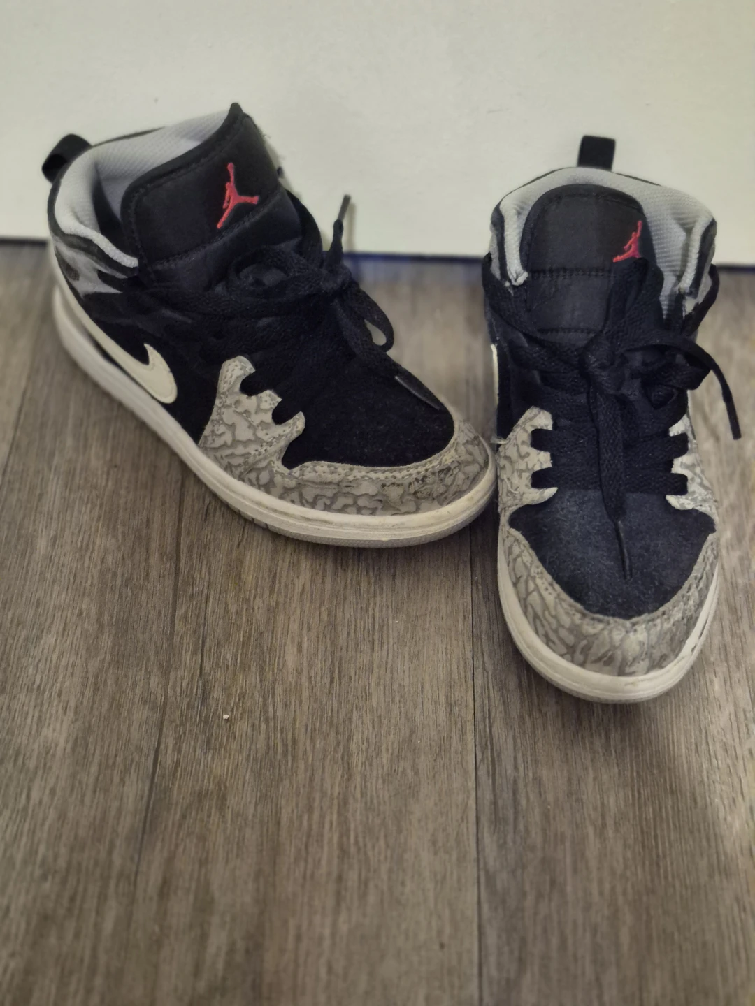 Jordan 1 Mid (Toddler) Shoes Size US 12C