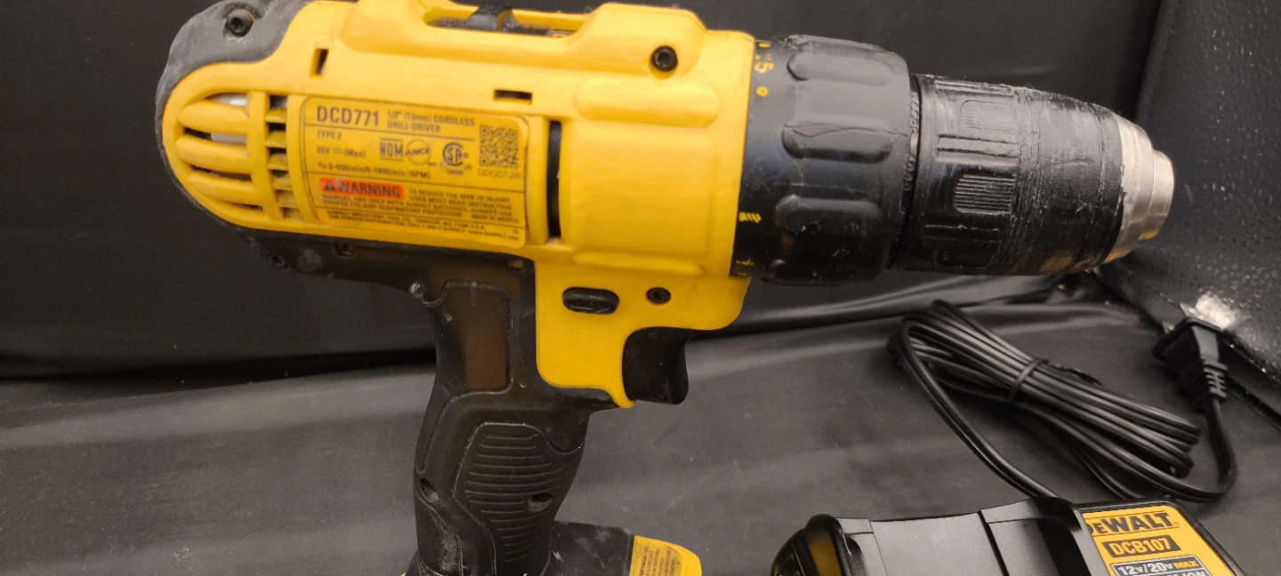 DeWalt DCD771 20V MAX Cordless Drill/Driver Kit - photo 2