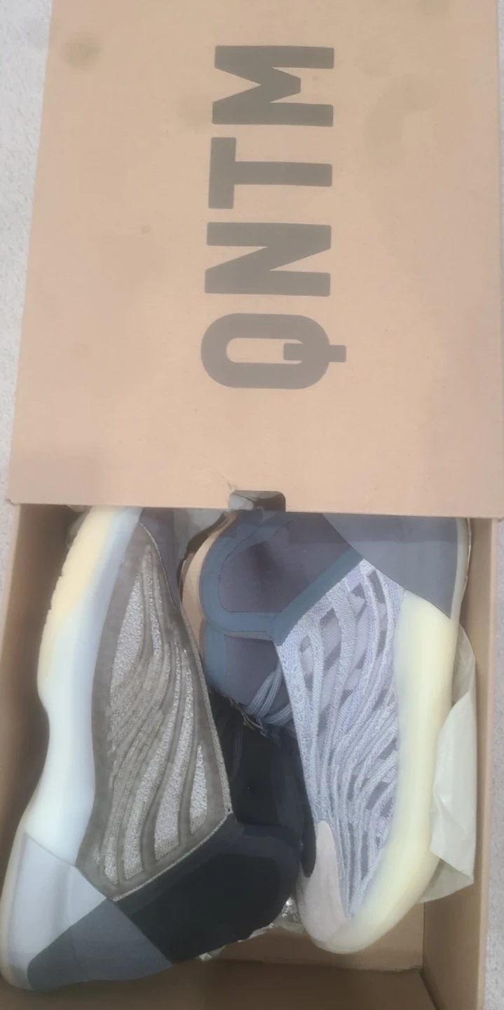 Yeezy QNTM Mismatched Size 6.5 and 8.5 Brand New