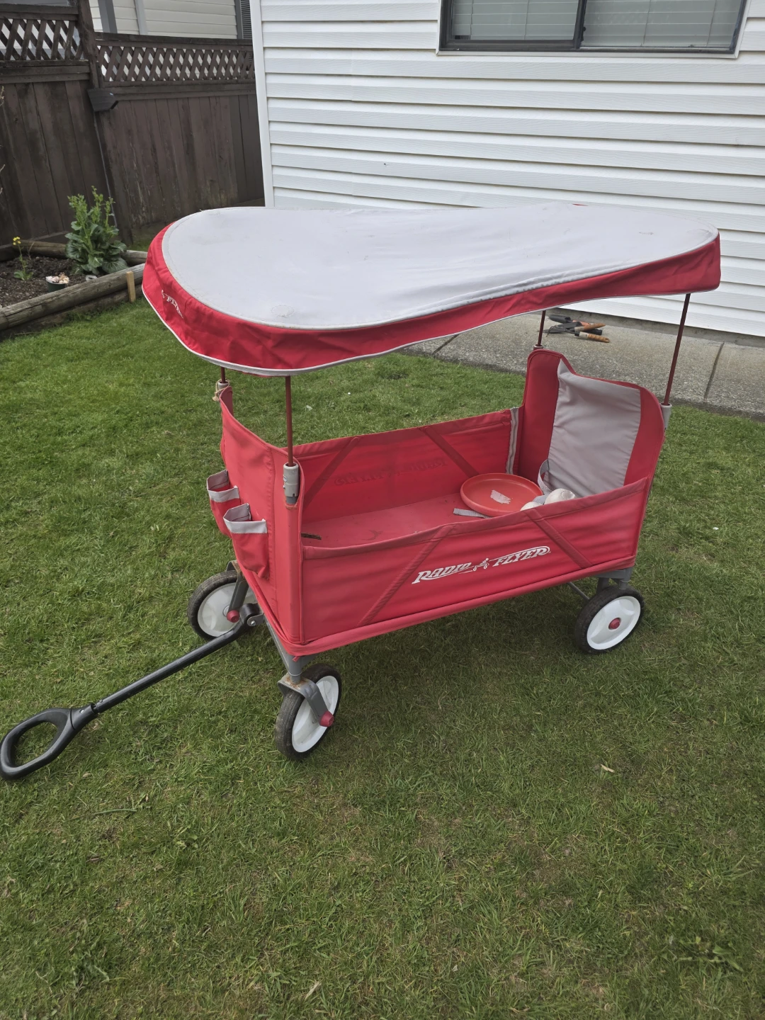 Radio Flyer Wagon with Canopy - photo 3