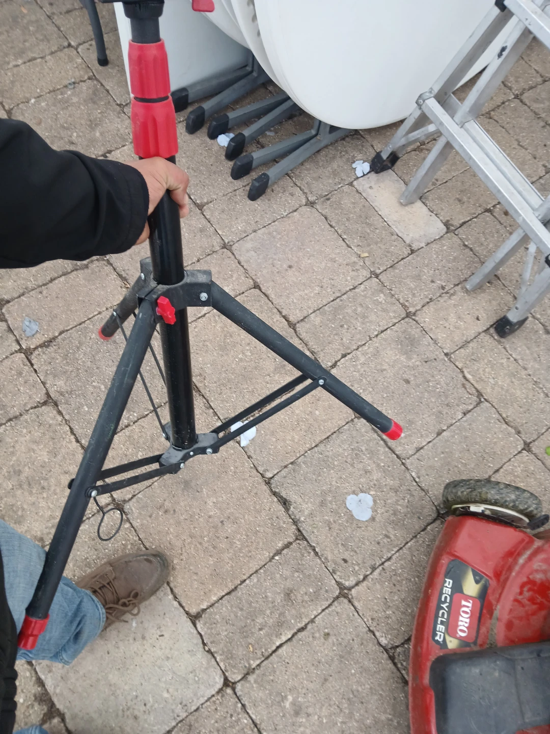 Adjustable Light Stand Tripod - photo 4