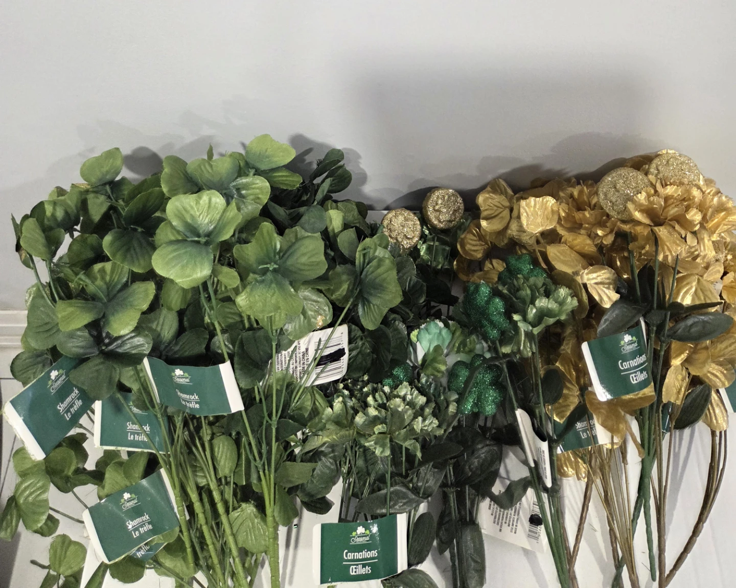 Seasonal Shamrock and Carnation Floral Stems🌱