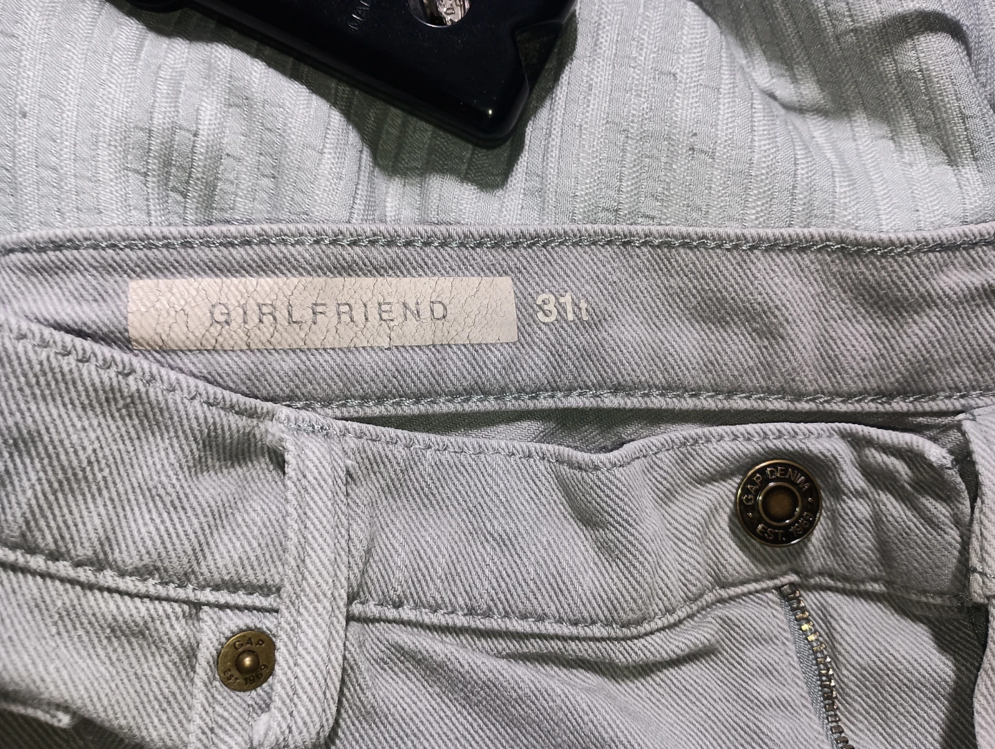 Gap 1969 Girlfriend Jeans Size 31 - photo 2