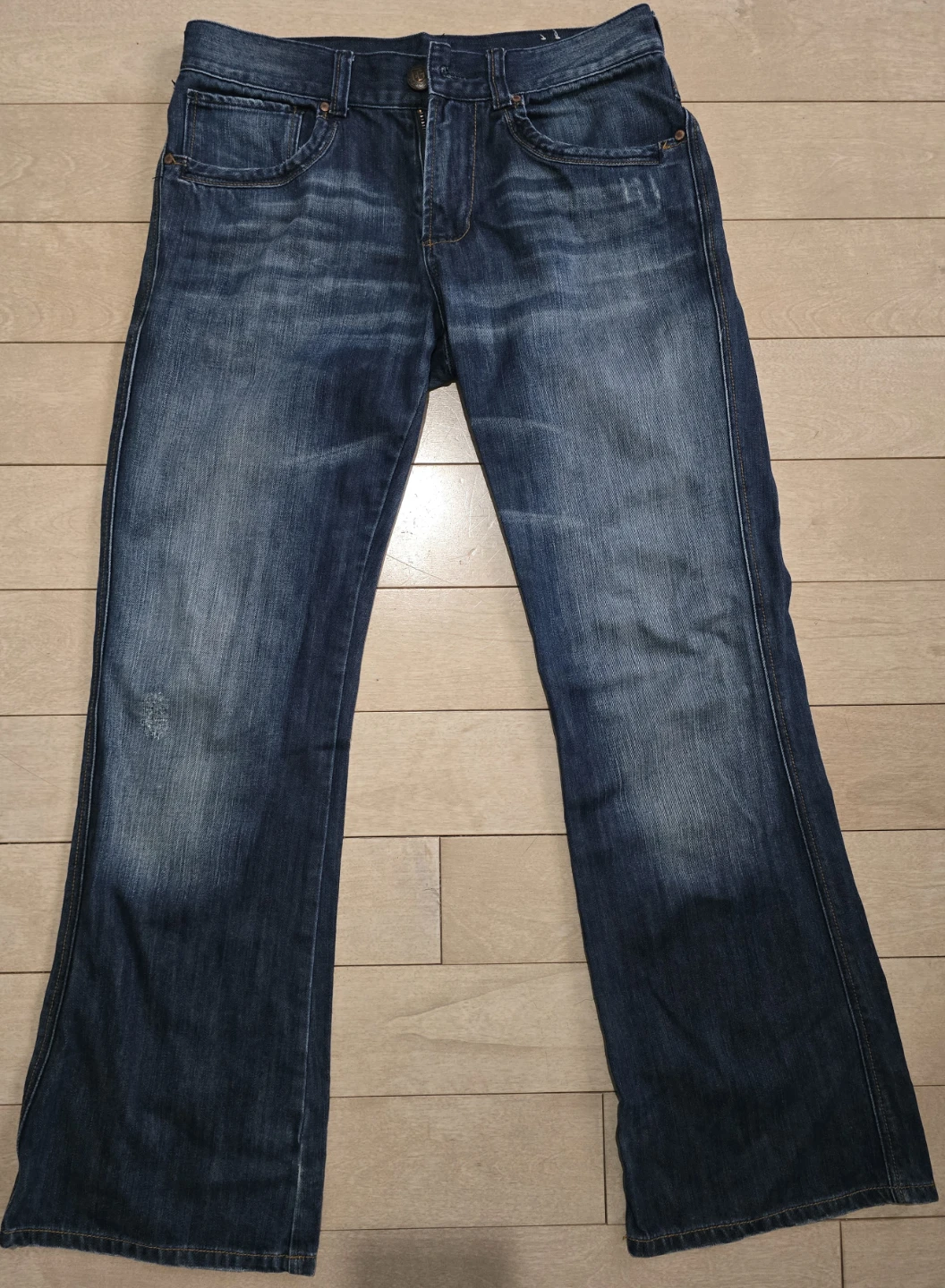 Guess Jeans Men’s Bootcut/Relaxed Fit - Size 32 - photo 2