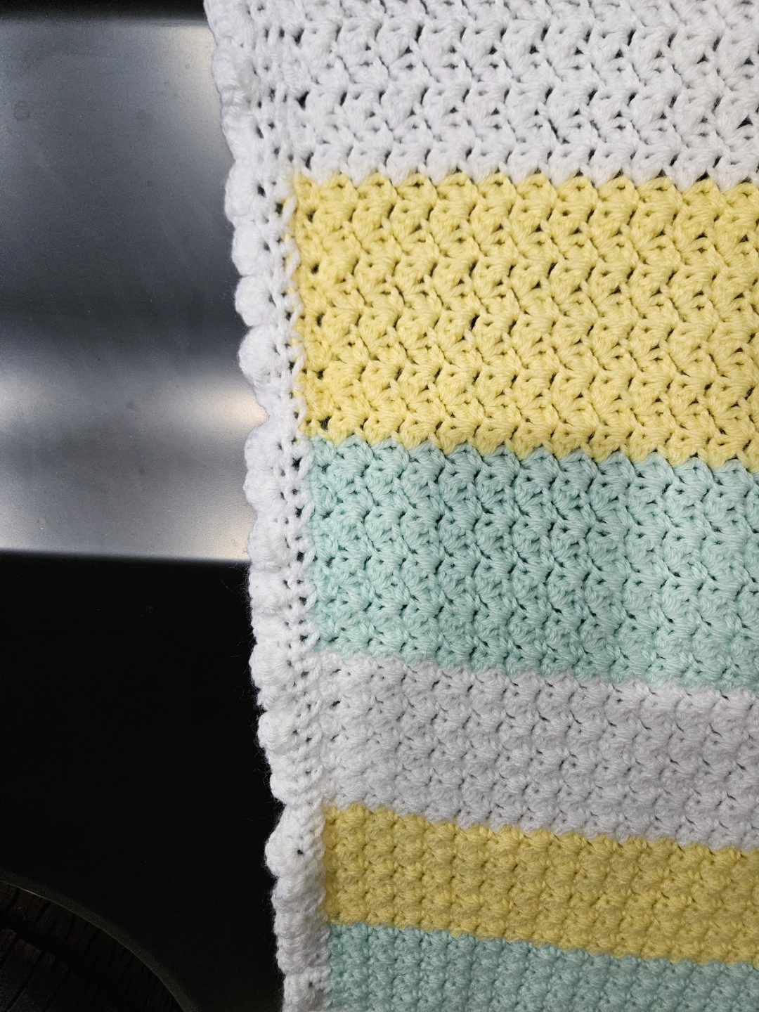 Hand-crocheted baby blanket - photo 3