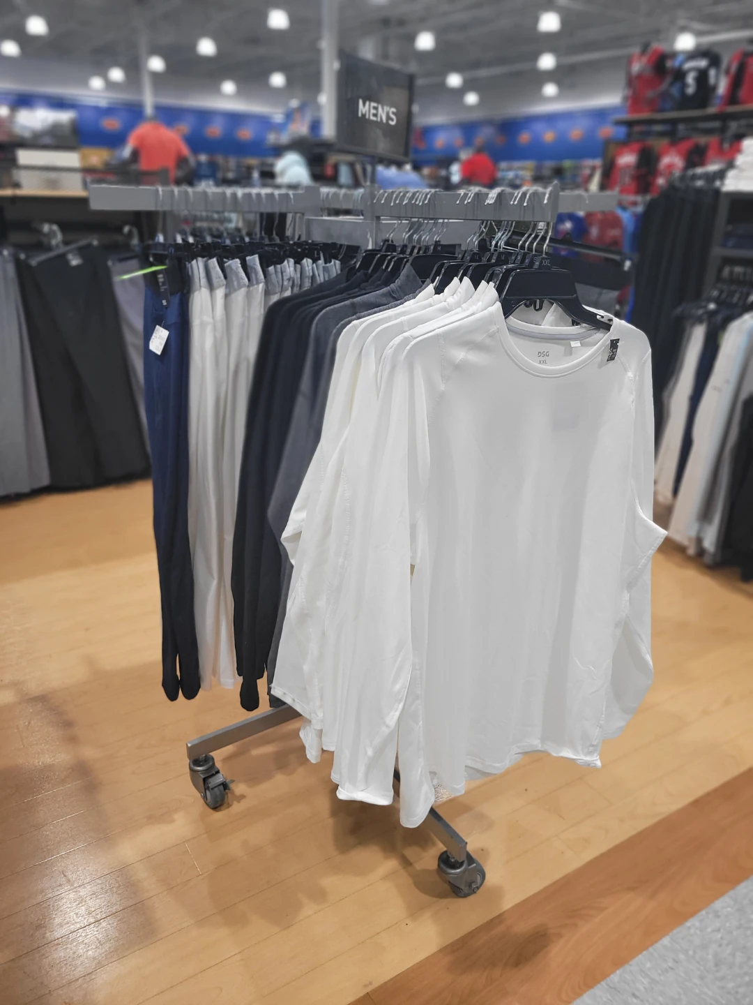 4 way Clothing Rack with wheels - photo 4
