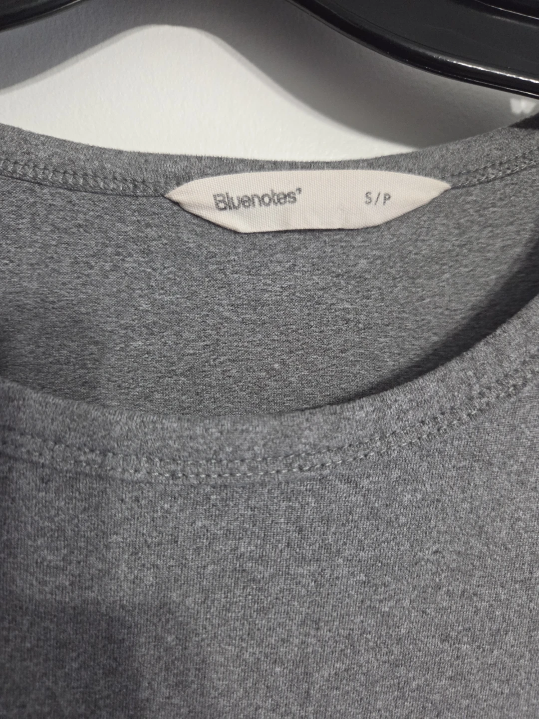Women's clothing - photo 2