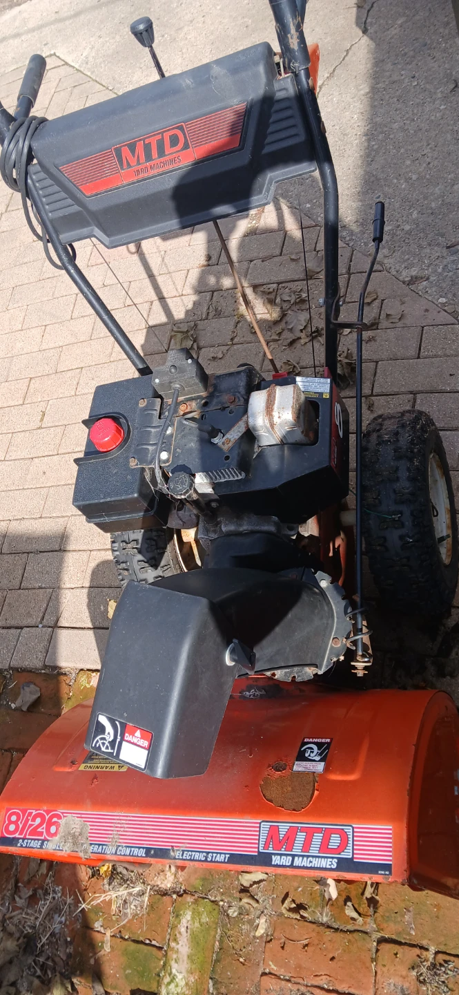 MTD Yard Machines 8/26 Snow Blower - photo 2