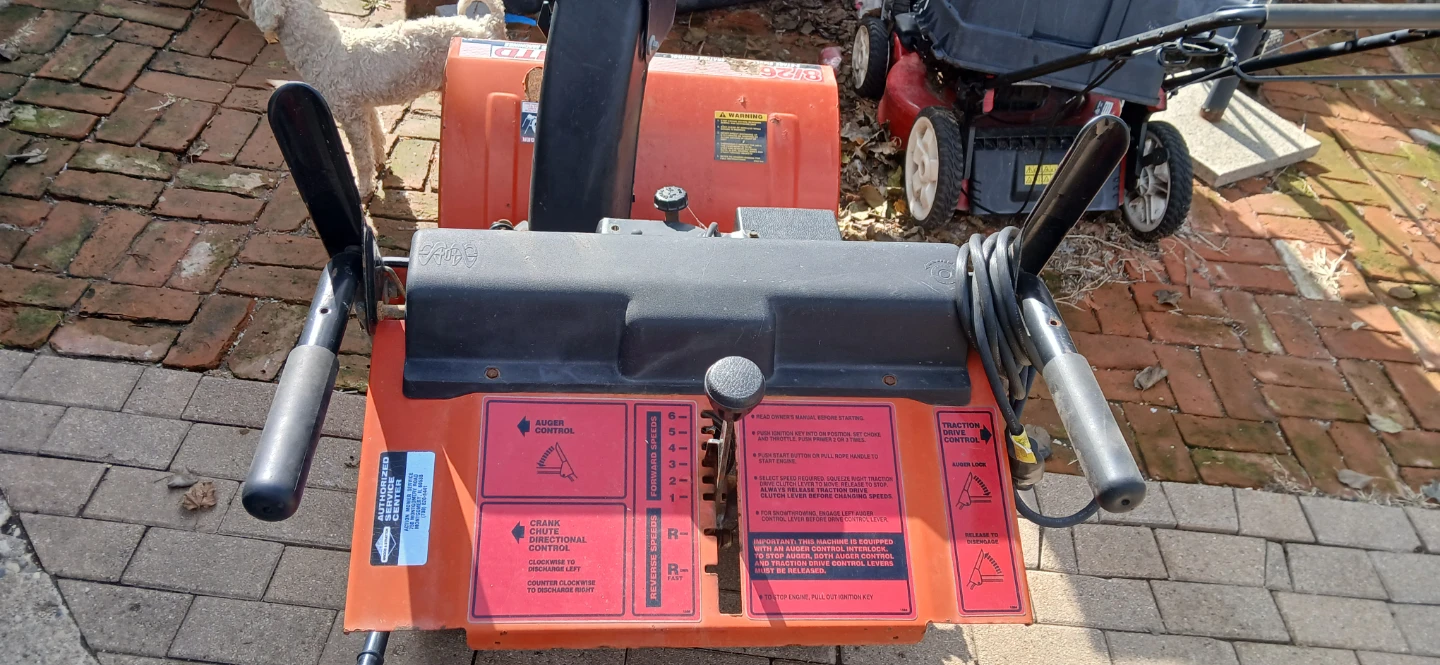 MTD Yard Machines 8/26 Snow Blower - photo 3