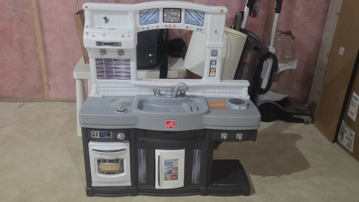 Step2 Kids Play Kitchen
