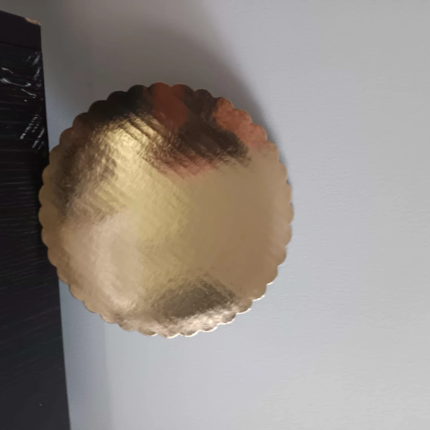 Gold Cake Board Scalloped Edge Round 9"