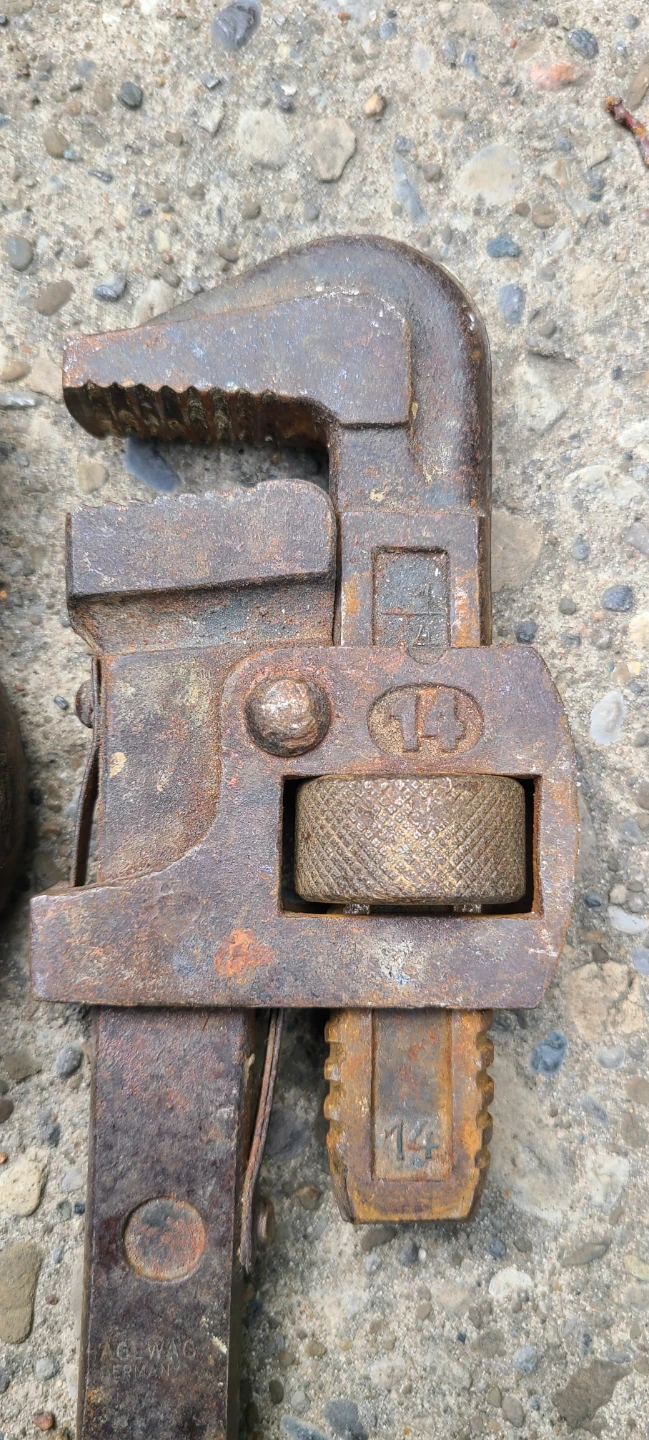 2 Antique Pipe Wrenches Made in U.S.A. $12 for set! - photo 3